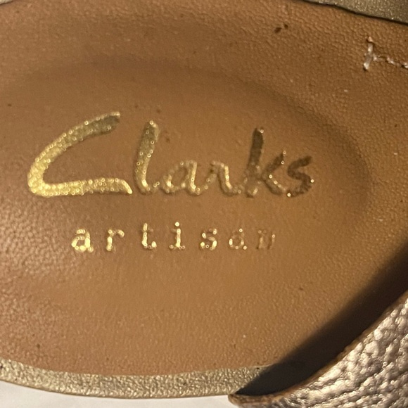 Clark’s size 8 glittery gold sandals, GUC - Picture 2 of 4